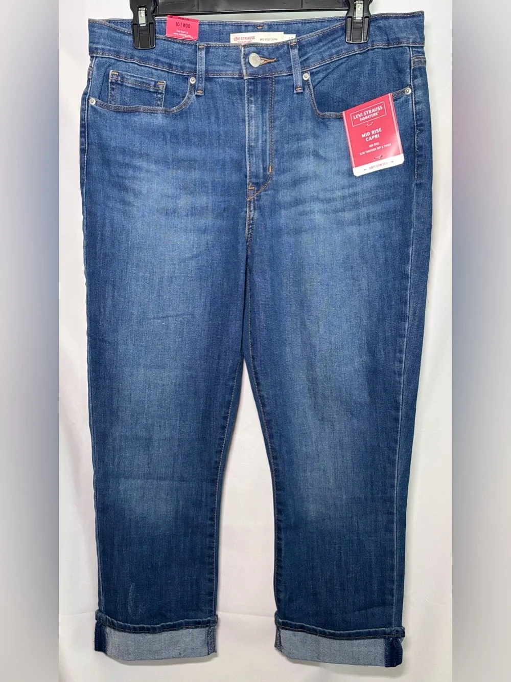 Levi Signature Mid Rise Capri Jeans
